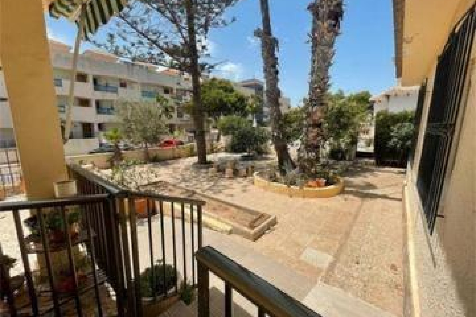 Resale - Bungalow - Orihuela Costa - La Zenia