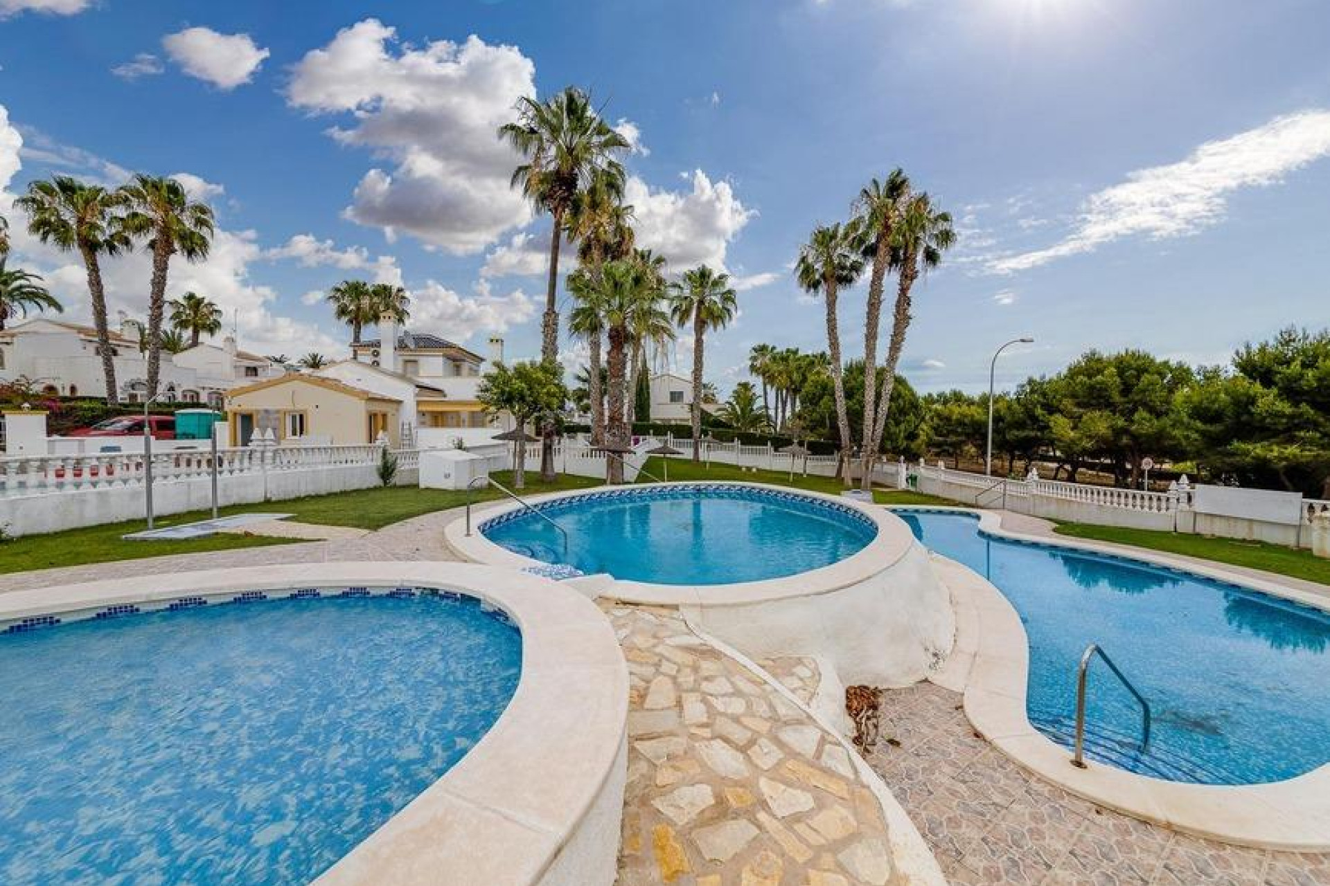 Resale - Bungalow - Orihuela Costa - Los Dolses