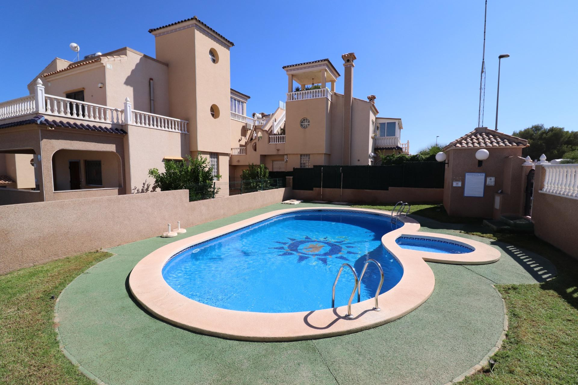 Resale - Bungalow - Orihuela Costa - PAU 26