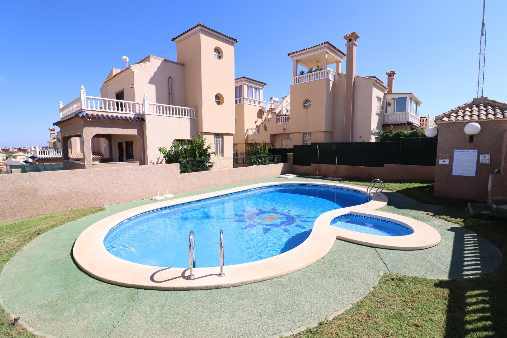 Resale - Bungalow - Orihuela Costa - PAU 26