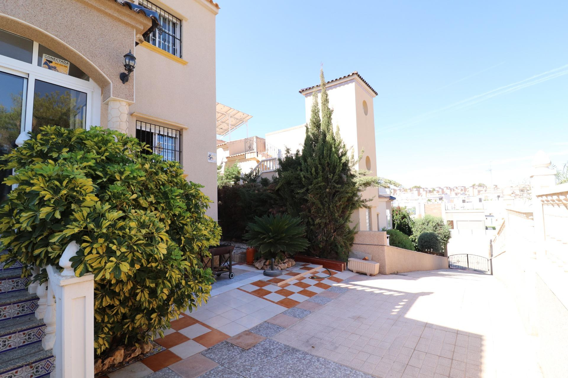 Resale - Bungalow - Orihuela Costa - PAU 26