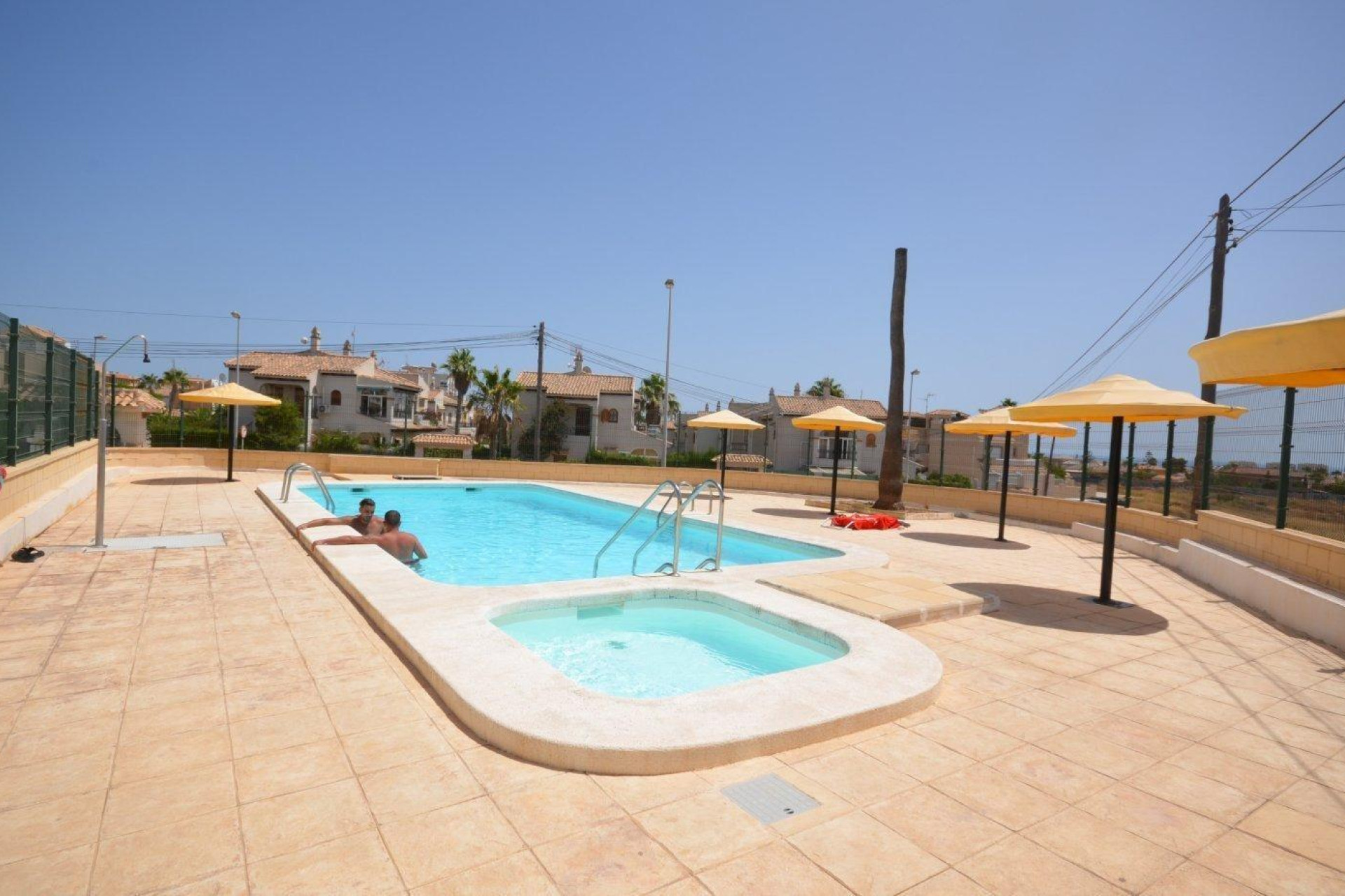 Resale - Bungalow - Torrevieja - Aguas nuevas 2