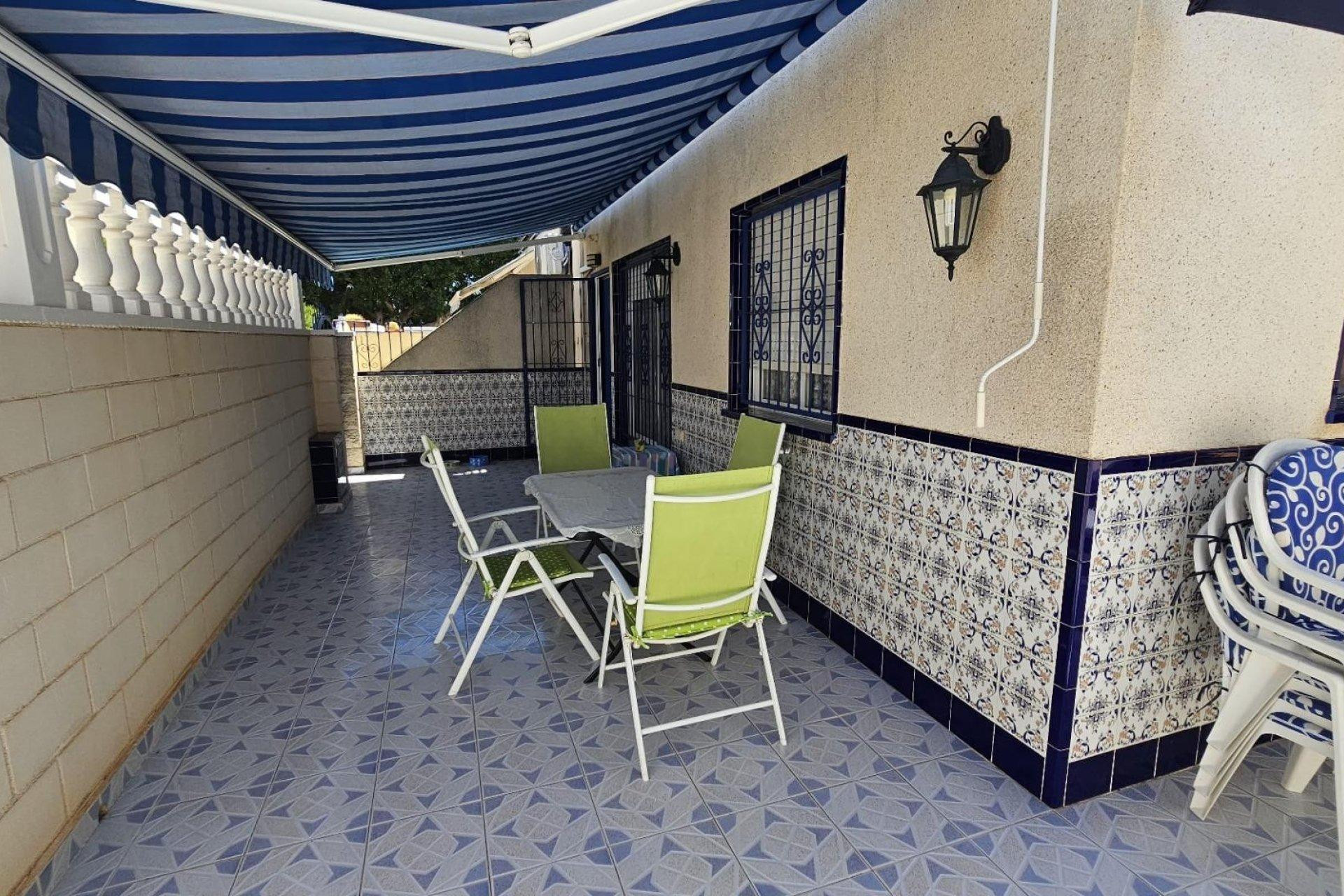 Resale - Bungalow - Torrevieja - Doña ines