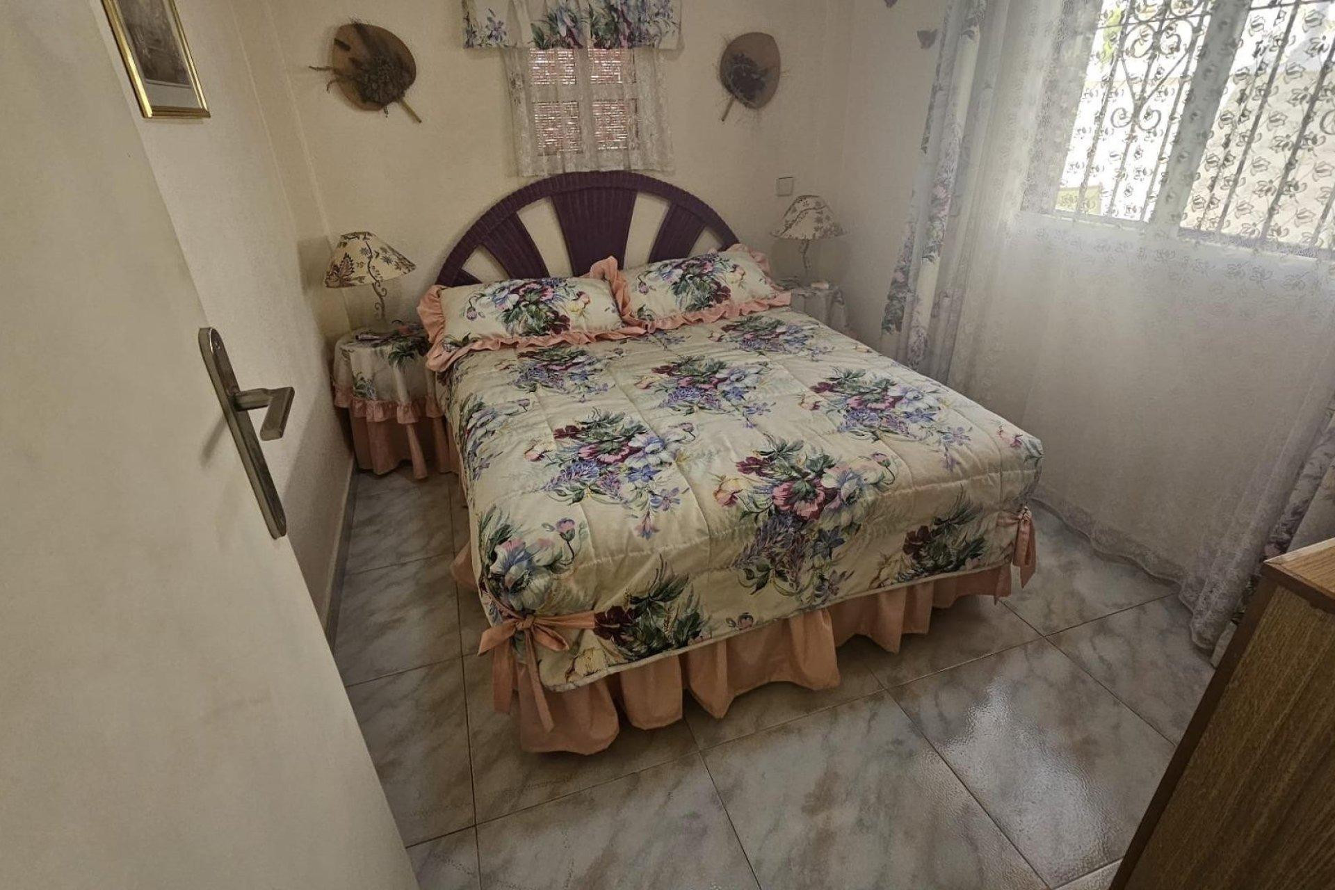 Resale - Bungalow - Torrevieja - Doña ines