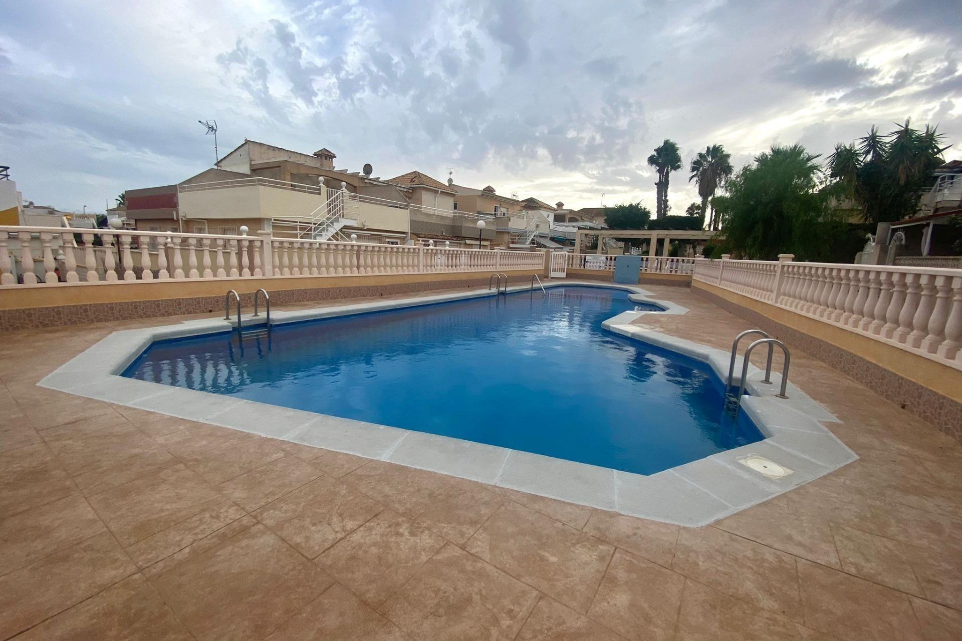 Resale - Bungalow - Torrevieja - Los altos