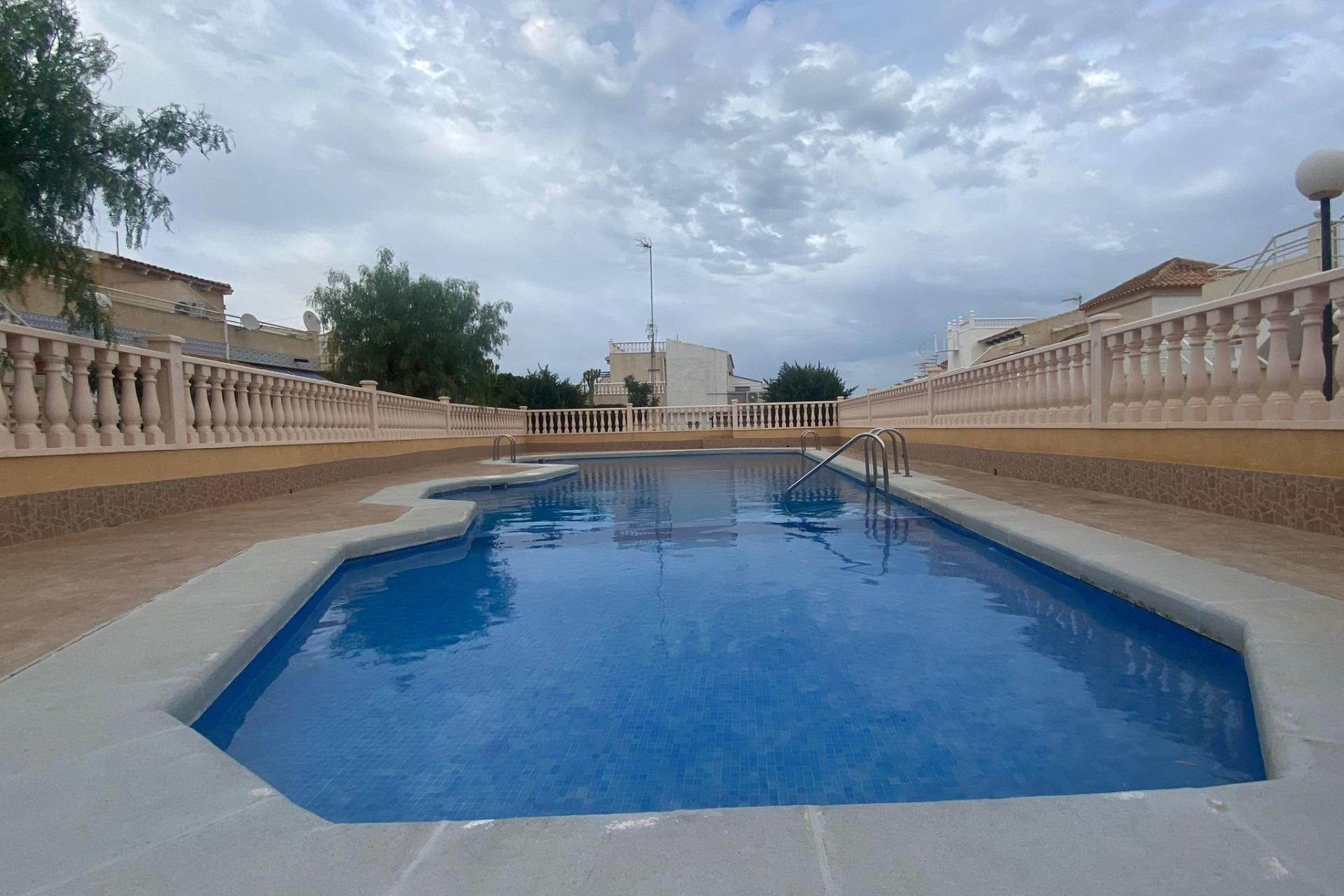 Resale - Bungalow - Torrevieja - Los altos