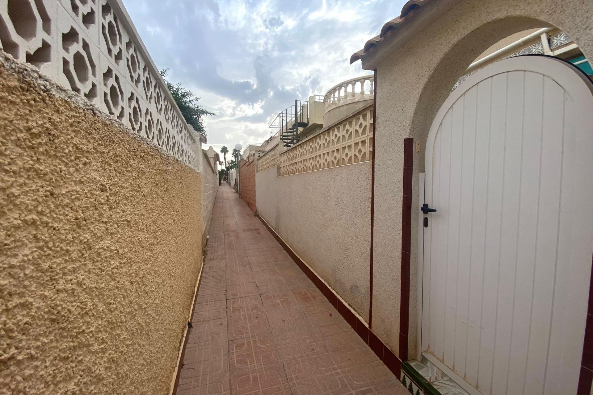 Resale - Bungalow - Torrevieja - Los altos