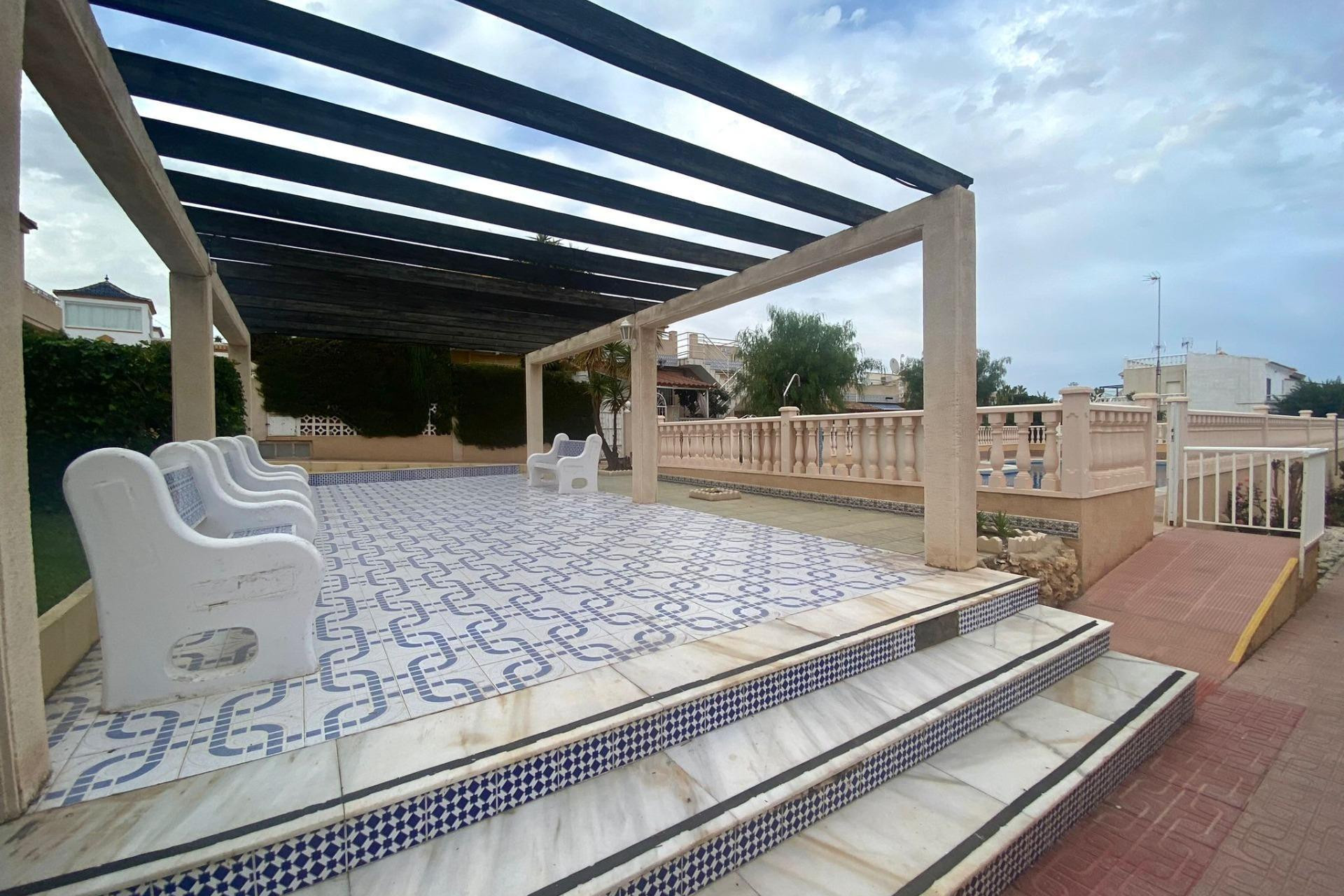 Resale - Bungalow - Torrevieja - Los altos