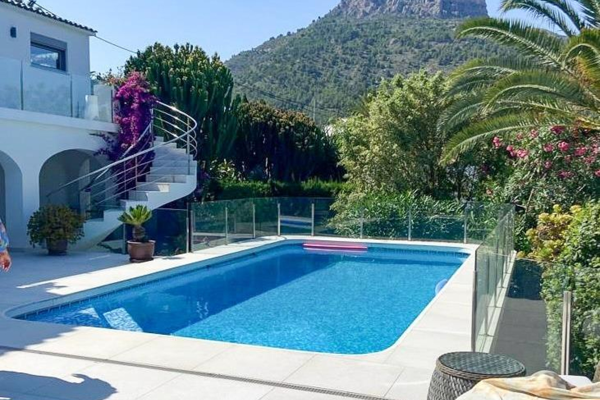 Resale - Villa - Calpe