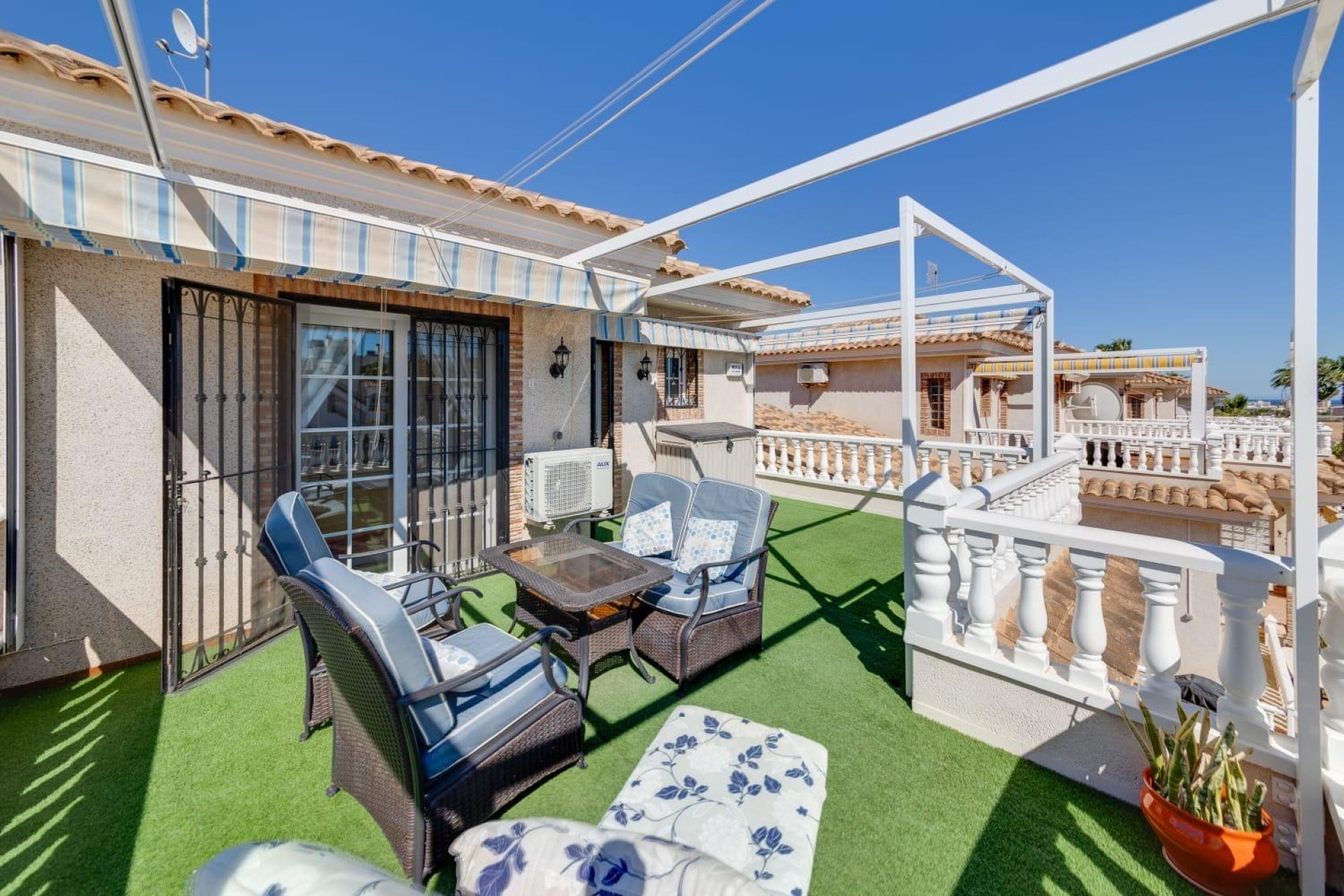 Resale - Villa - Orihuela Costa - Los Dolses