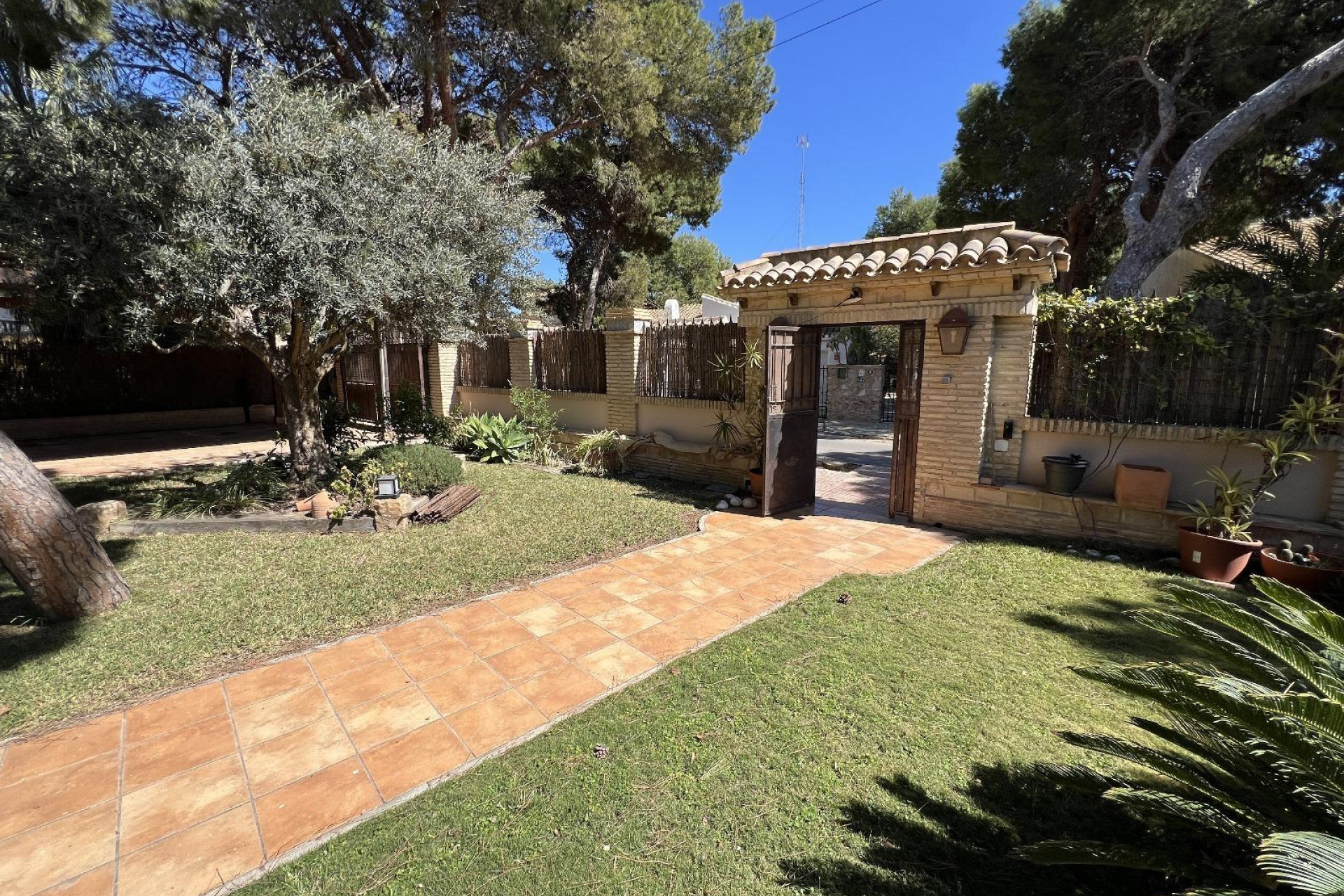 Resale - Villa - Orihuela Costa - Punta Prima