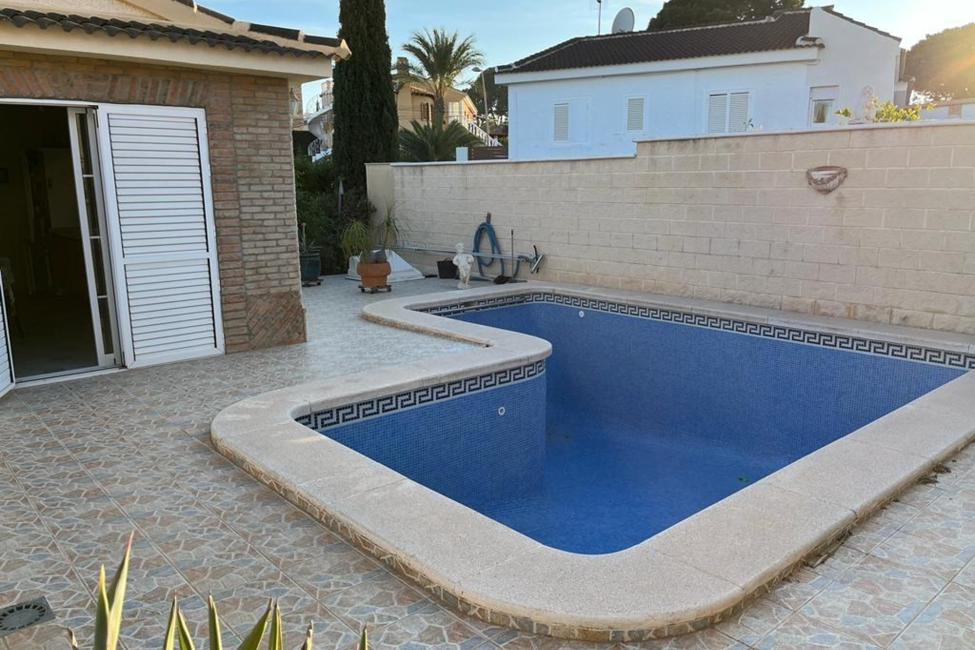 Resale - Villa - Torrevieja - Eliseos playa