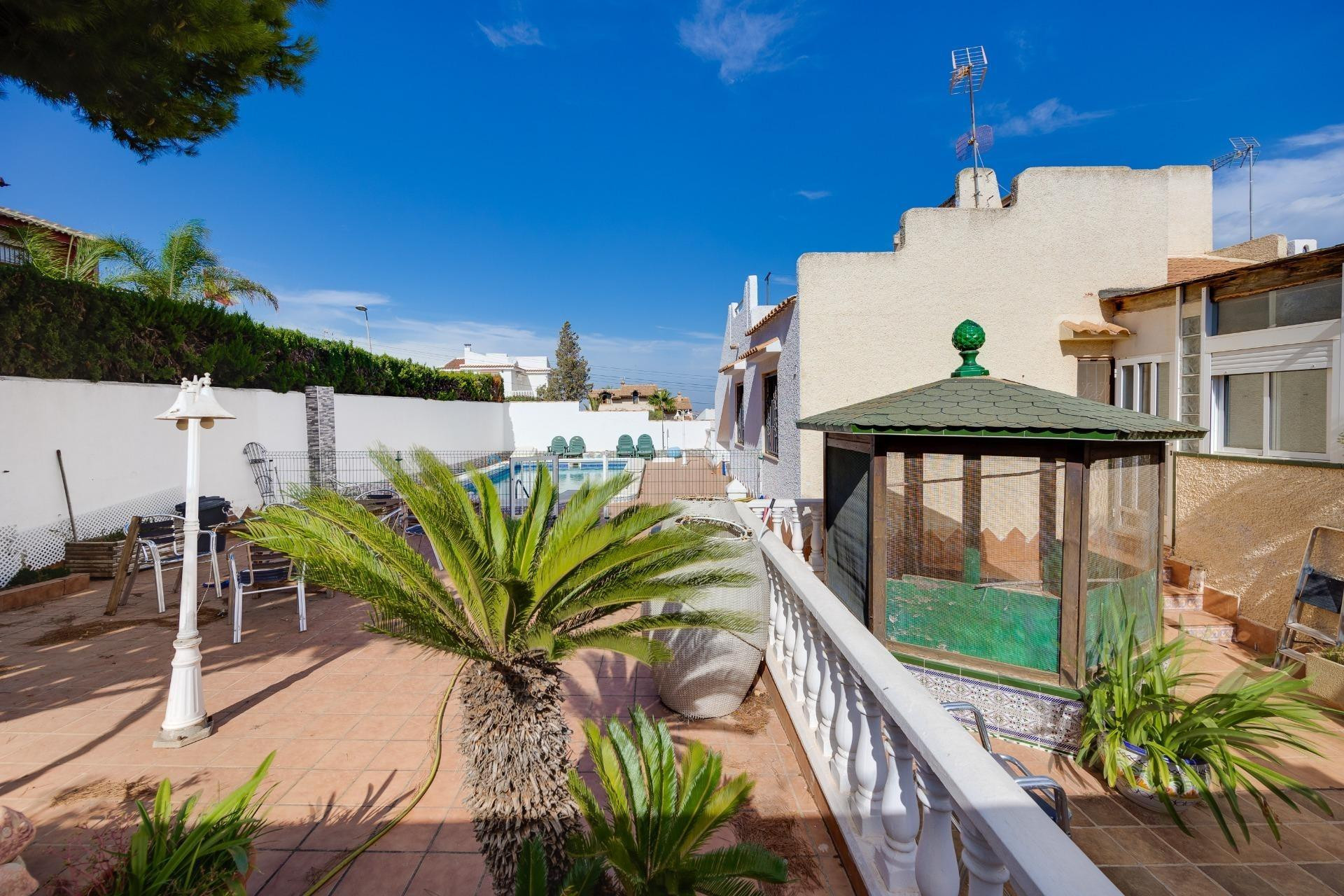 Resale - Villa - Torrevieja - La Siesta - El Salado - Torreta