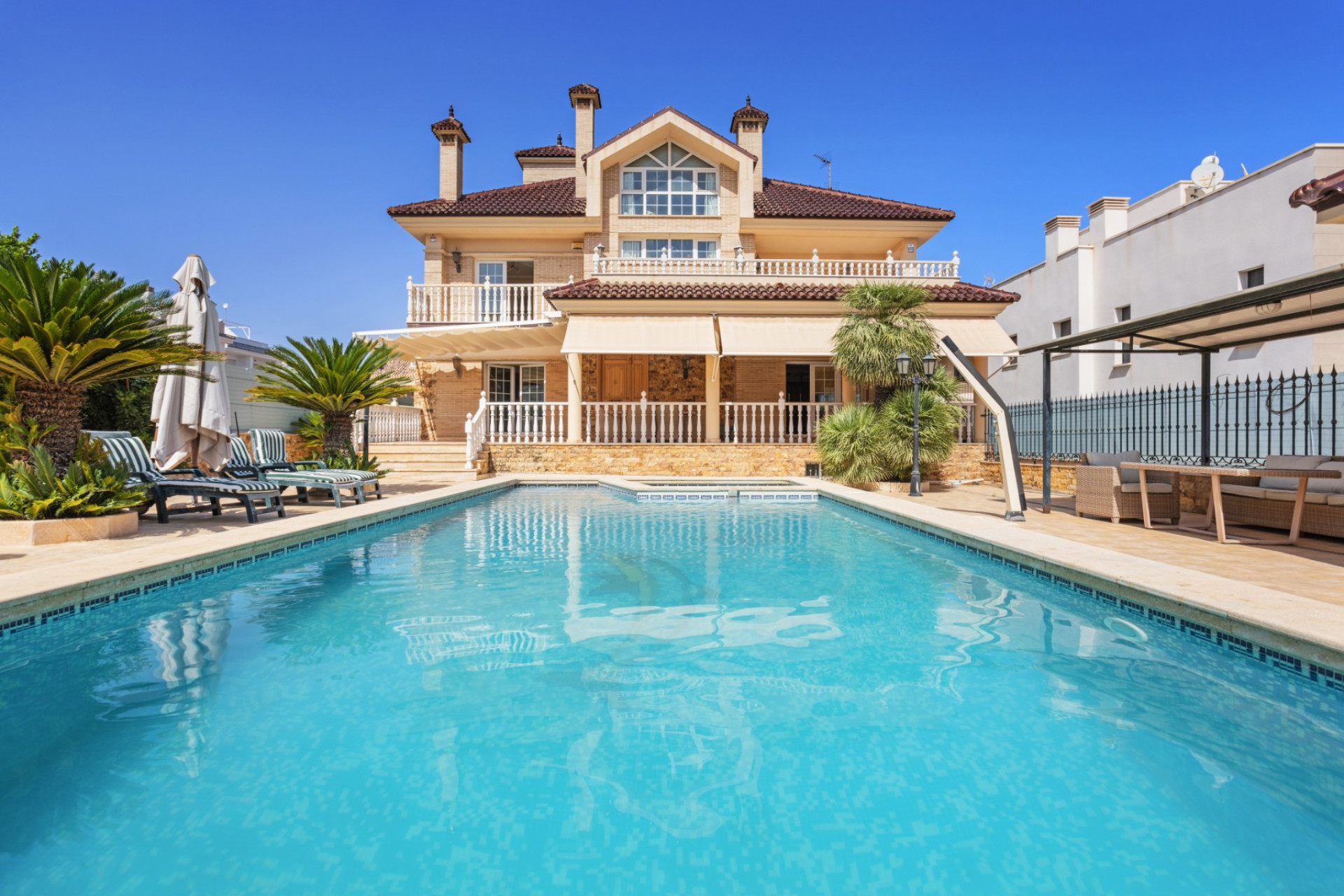 Resale - Villa - Torrevieja - La veleta