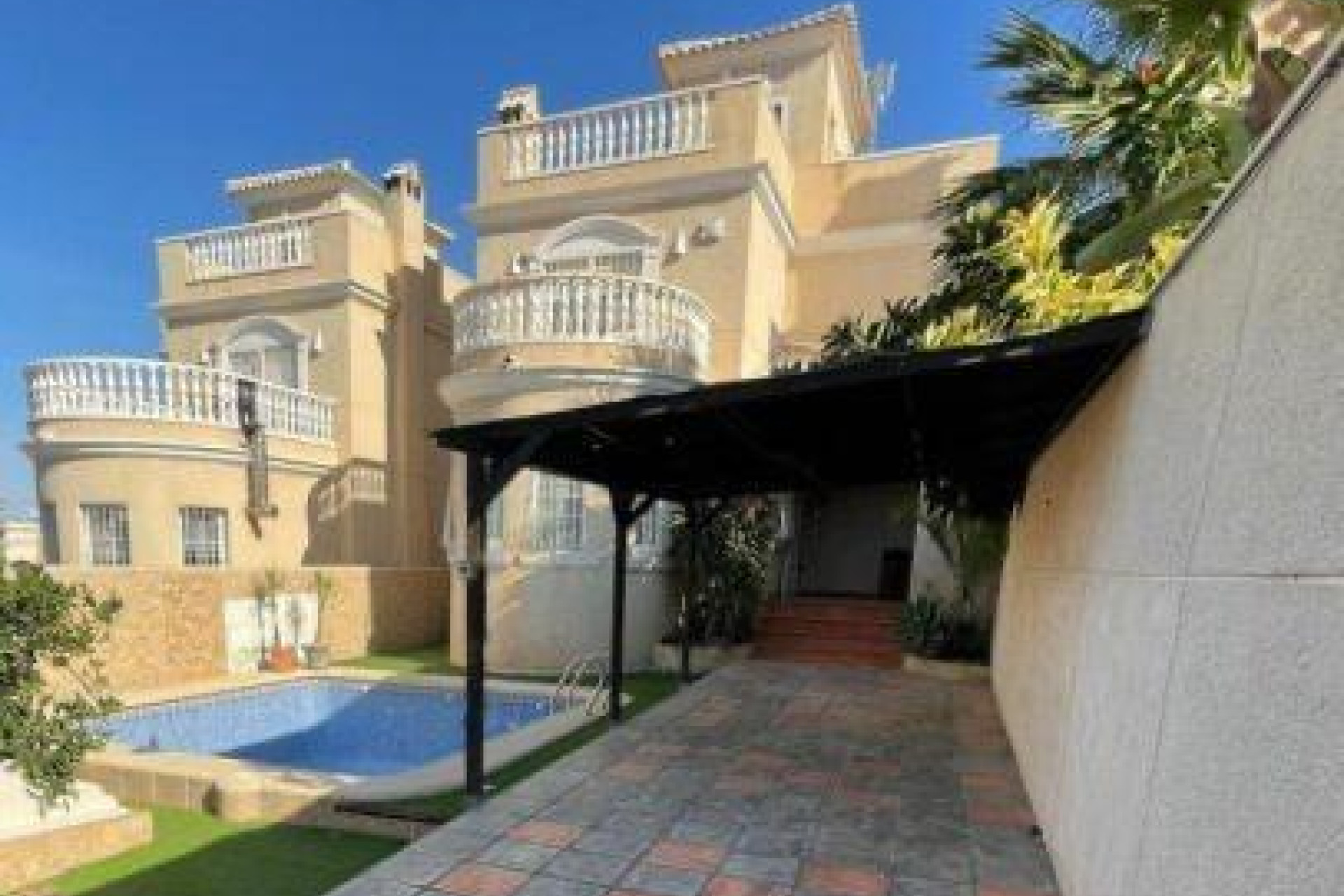 Resale - Villa - Torrevieja - Los altos