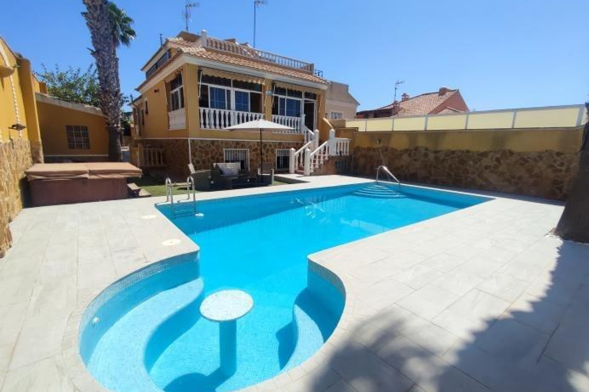 Revente - Villa - Torrevieja - Aguas nuevas 1