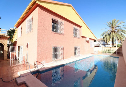 Villa - Resale - Cabo Roig - MUY CERCA DE LA PLAYA