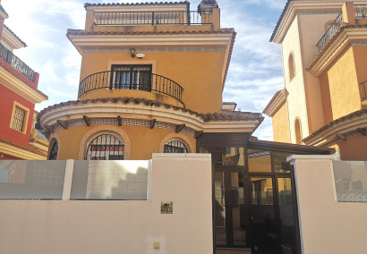 Villa - Resale - Los Montesinos - La Herrada