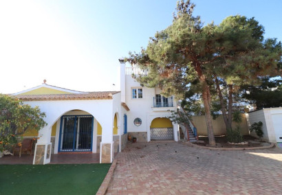 Villa - Resale - Orihuela Costa - Los Dolses