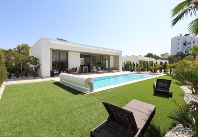 Villa - Resale - San Miguel de Salinas - Las Colinas Golf