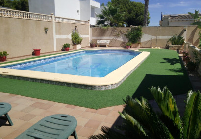 Villa - Resale - Torrevieja - Eliseos playa