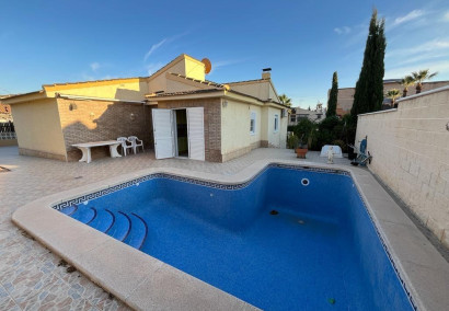 Villa - Resale - Torrevieja - Eliseos playa