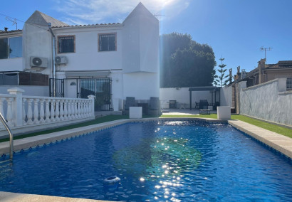 Villa - Resale - Torrevieja - Los Balcones - Los Altos del Edén