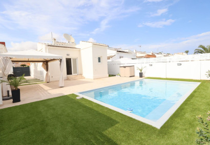 Villa - Resale - Torrevieja - San luis