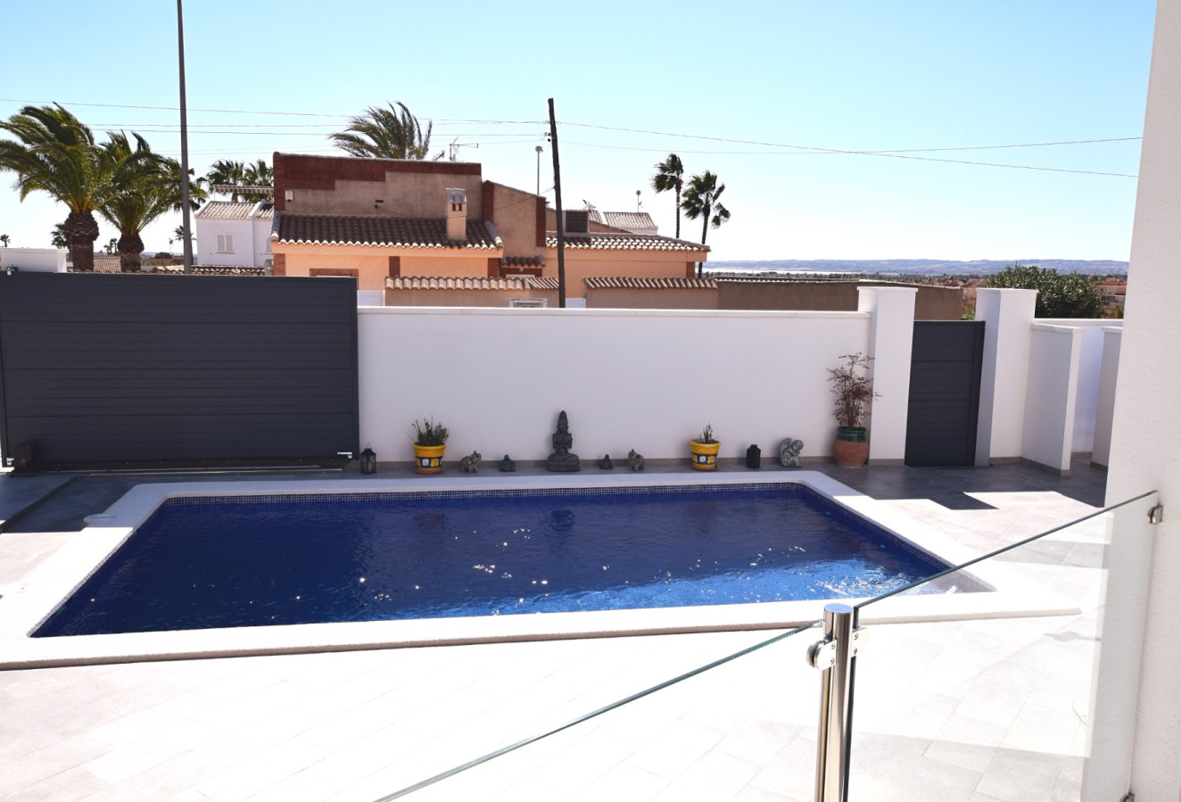 Reventa - Villa - Ciudad Quesada - Central Quesada