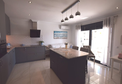 Reventa - Villa - Ciudad Quesada - Central Quesada