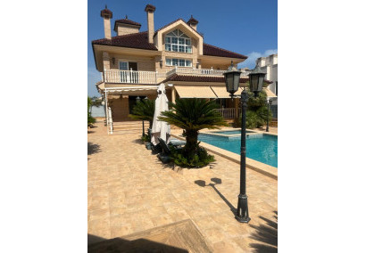 Reventa - Villa - Torrevieja - La veleta