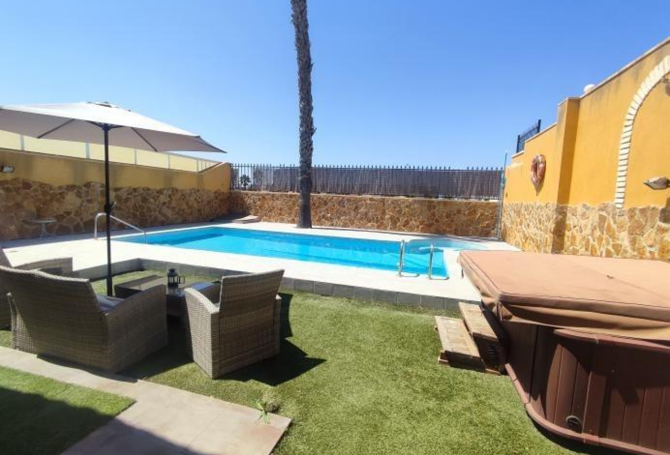 Reventa - Villa - Torrevieja - Aguas nuevas 1