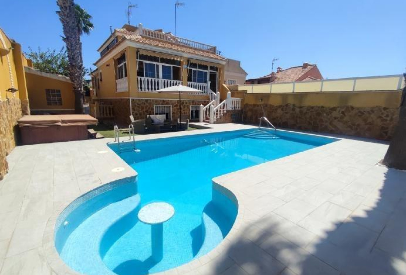 Reventa - Villa - Torrevieja - Aguas nuevas 1