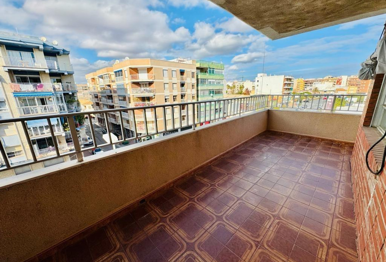 Resale - Apartment / flat - Torrevieja - torrevieja