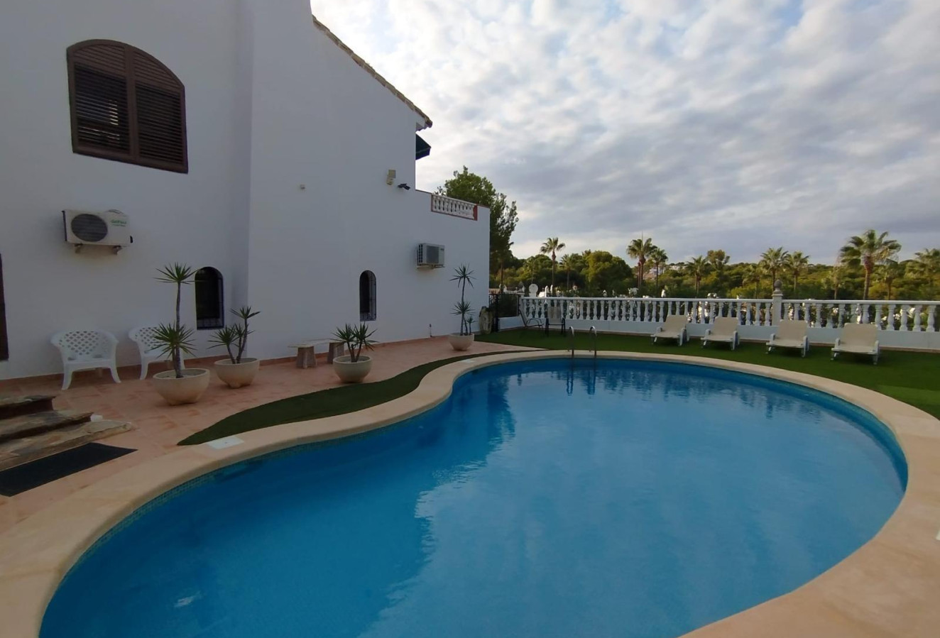 Reventa - Villa - Orihuela Costa - Las Filipinas