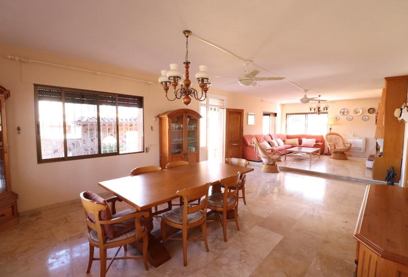 Reventa - Villa - Cabo Roig - MUY CERCA DE LA PLAYA