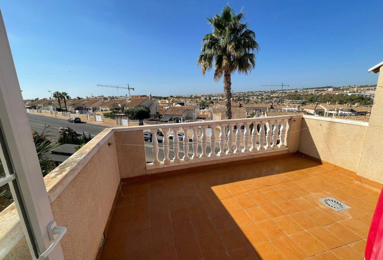 Reventa - Villa - Torrevieja - Los altos