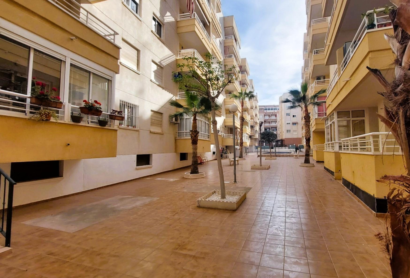 Reventa - Apartamento / piso - Torrevieja - Centro