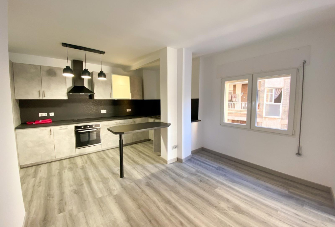 Resale - Apartment / flat - Torrevieja - torrevieja