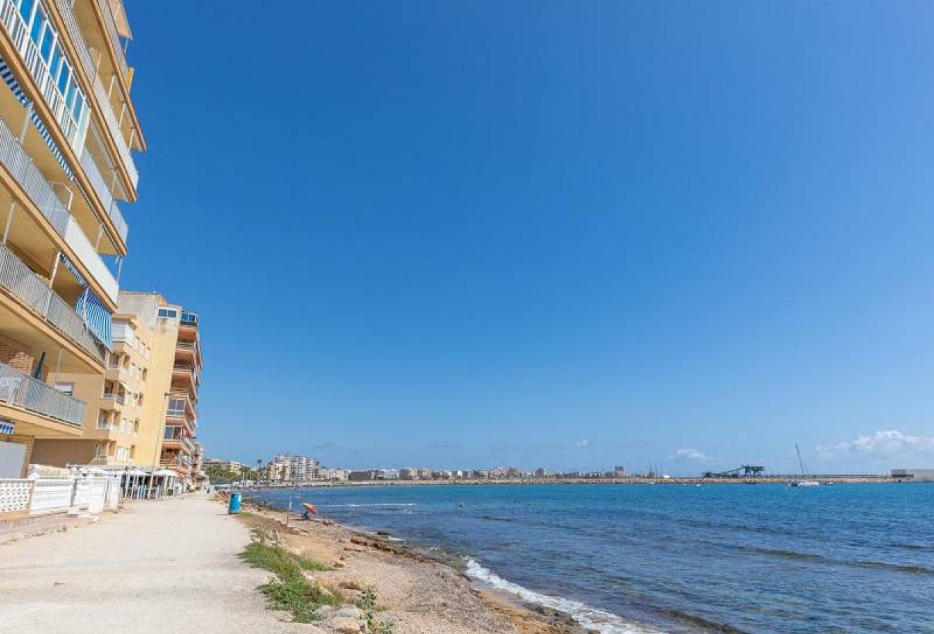 Reventa - Apartamento / piso - Torrevieja - Playa de los Naufragos