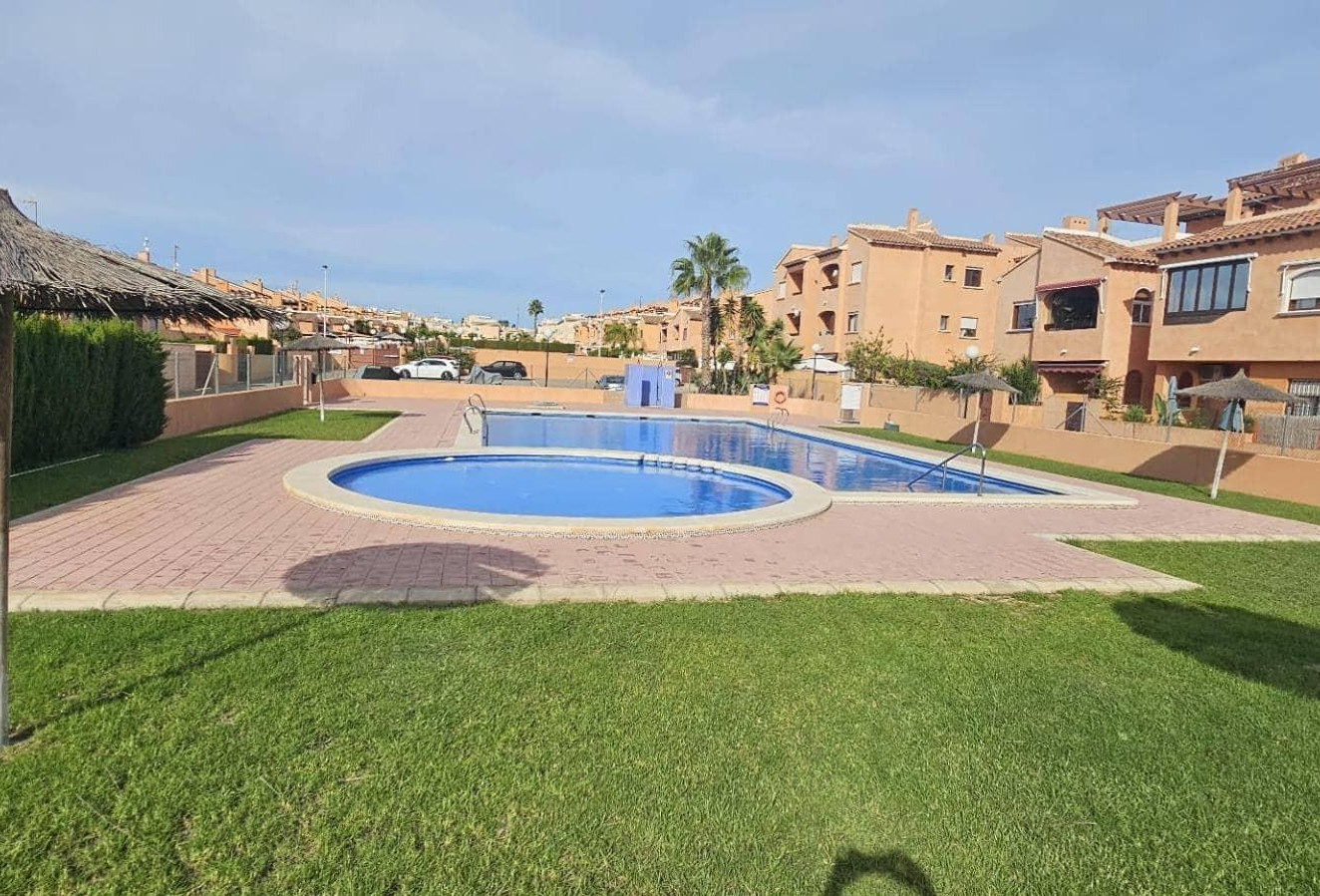 Reventa - Apartamento / piso - Torrevieja - Torrejón