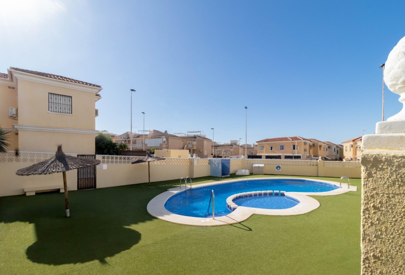 Reventa - Bungalow - Torrevieja - Aguas Nuevas