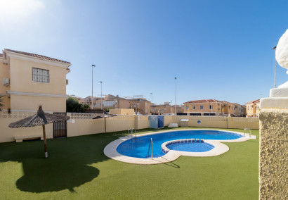 Reventa - Bungalow - Torrevieja - Aguas Nuevas