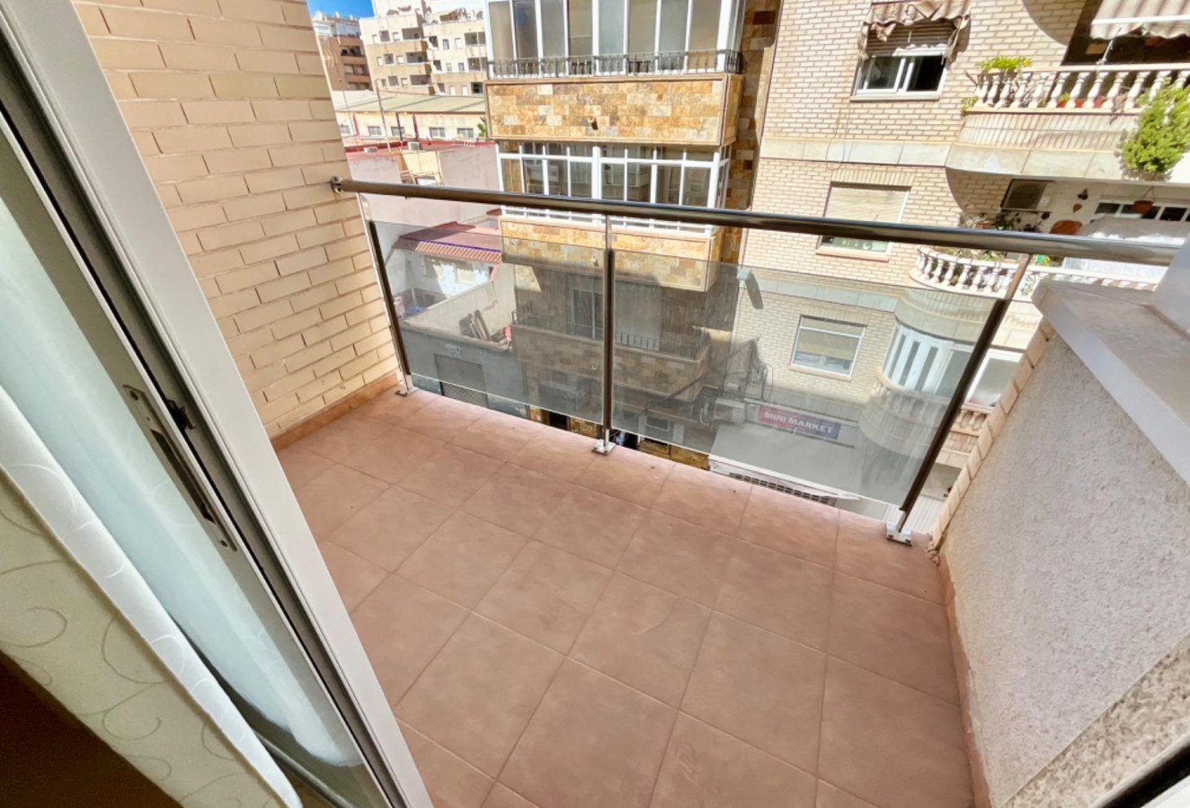 Reventa - Apartamento / piso - Torrevieja - Centro