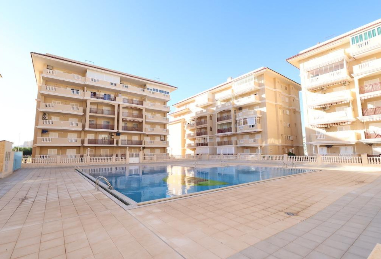 Reventa - Apartamento / piso - Torrevieja - La Mata