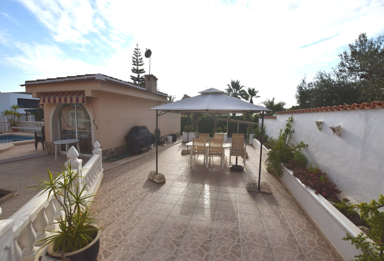 Reventa - Villa - Ciudad Quesada - Central Quesada