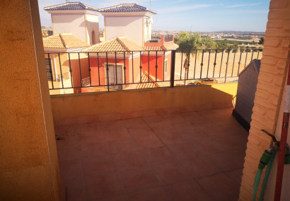 Reventa - Villa - Los Montesinos - La Herrada