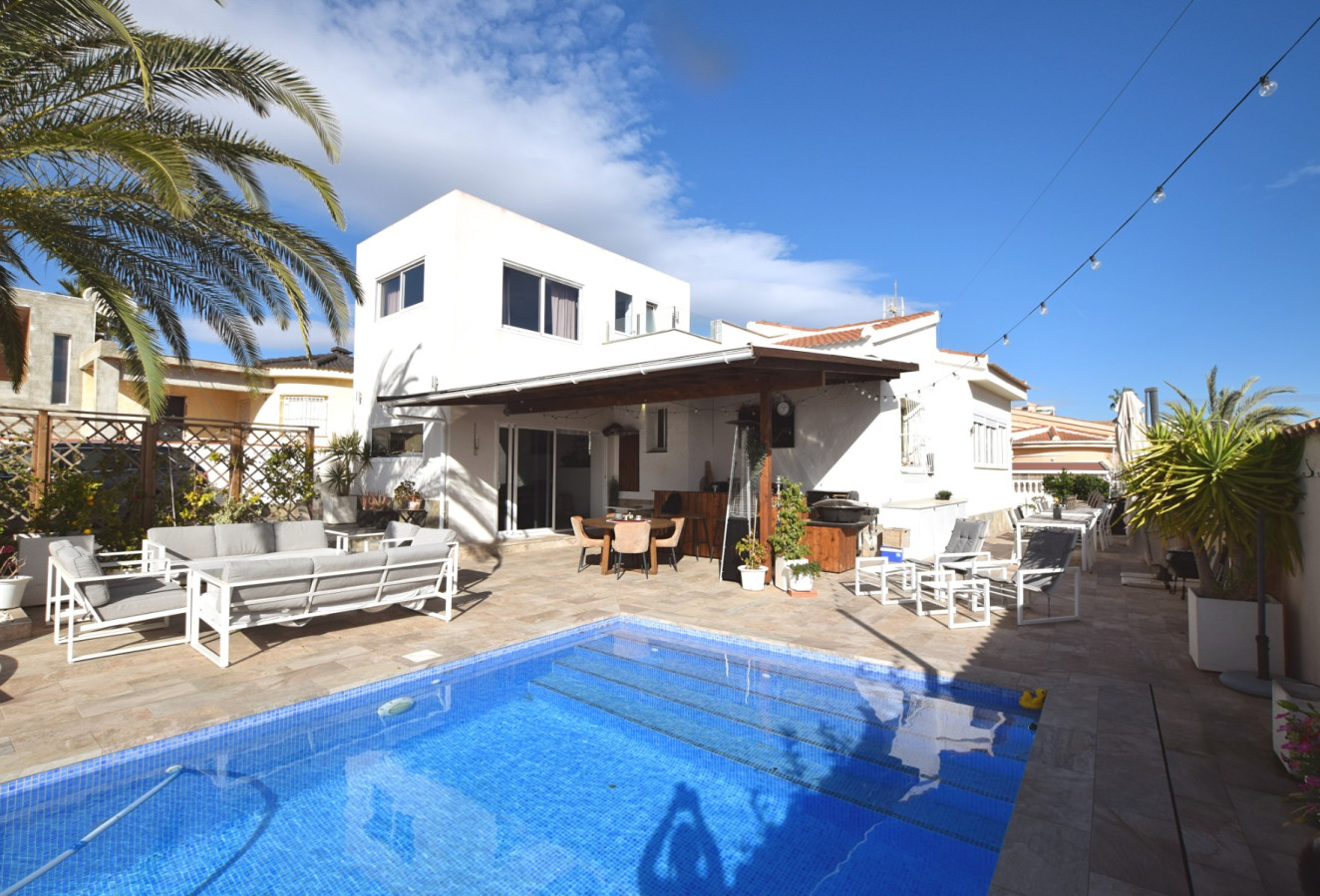 Reventa - Villa - Ciudad Quesada - Central Quesada