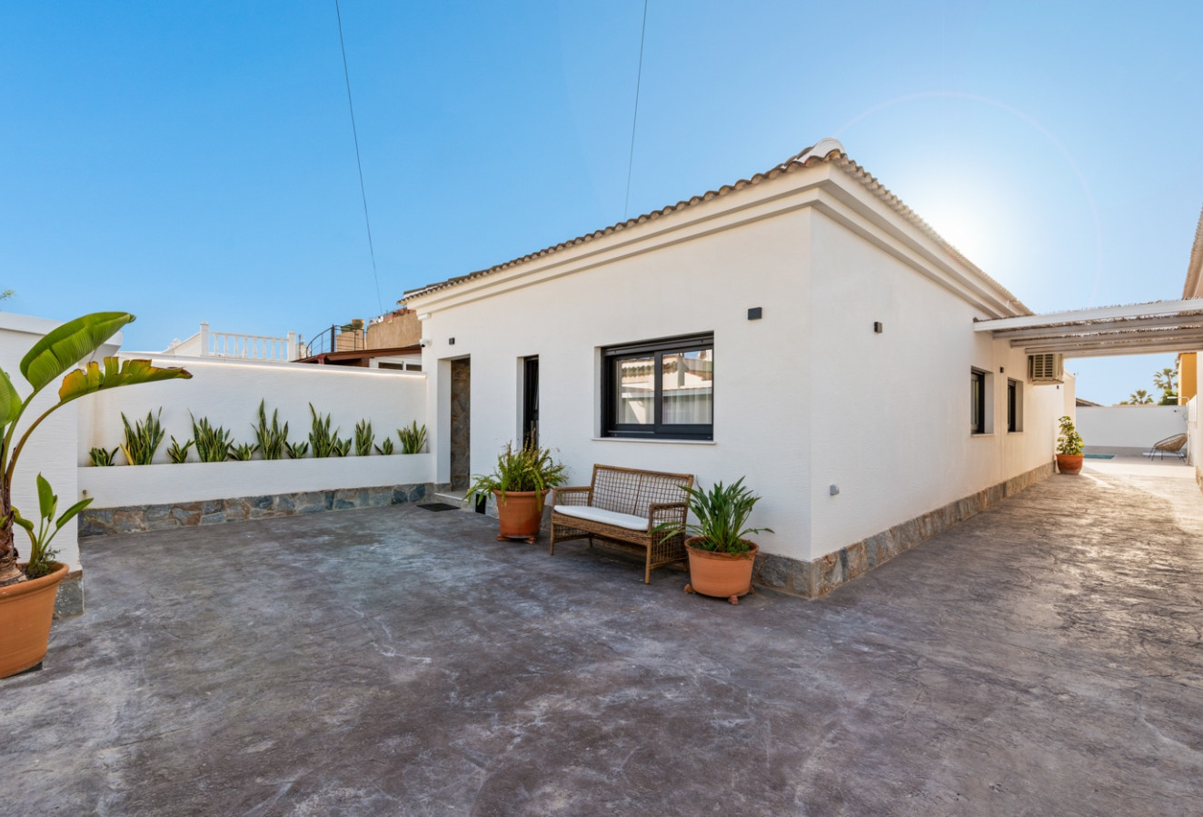 Reventa - Villa - Torrevieja - El chaparral