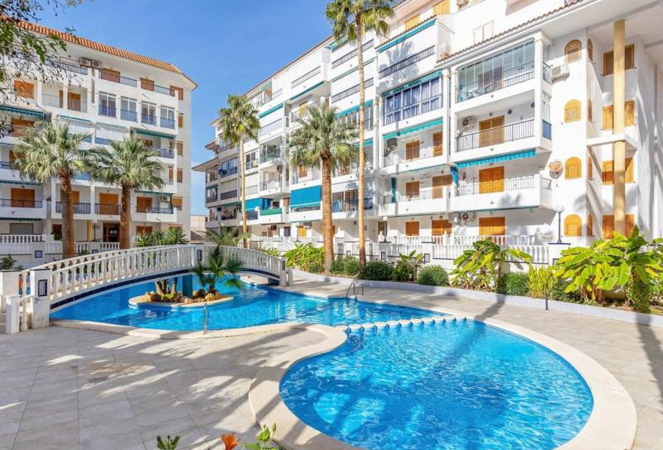 Resale - Apartment / flat - La Mata